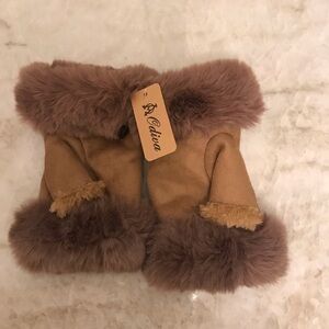 Brown Fur-Trimmed Gloves